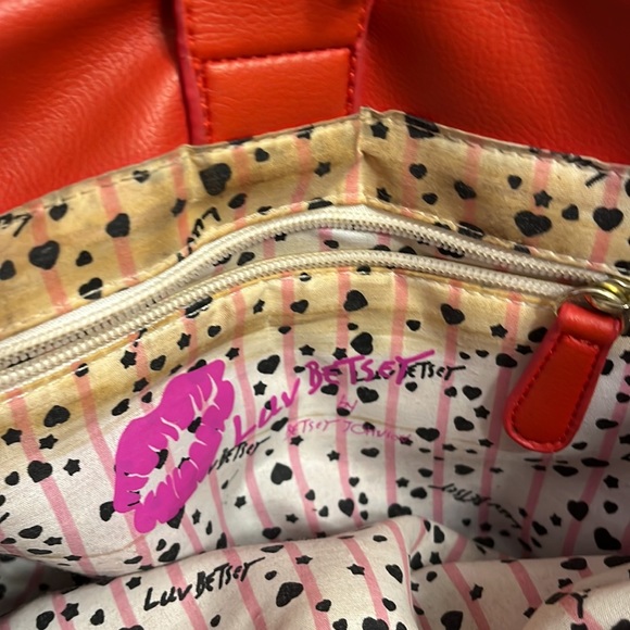 Betsy Johnson Kitty Cat quilted black & red vegan leather crossbody purse - Picture 6 of 16